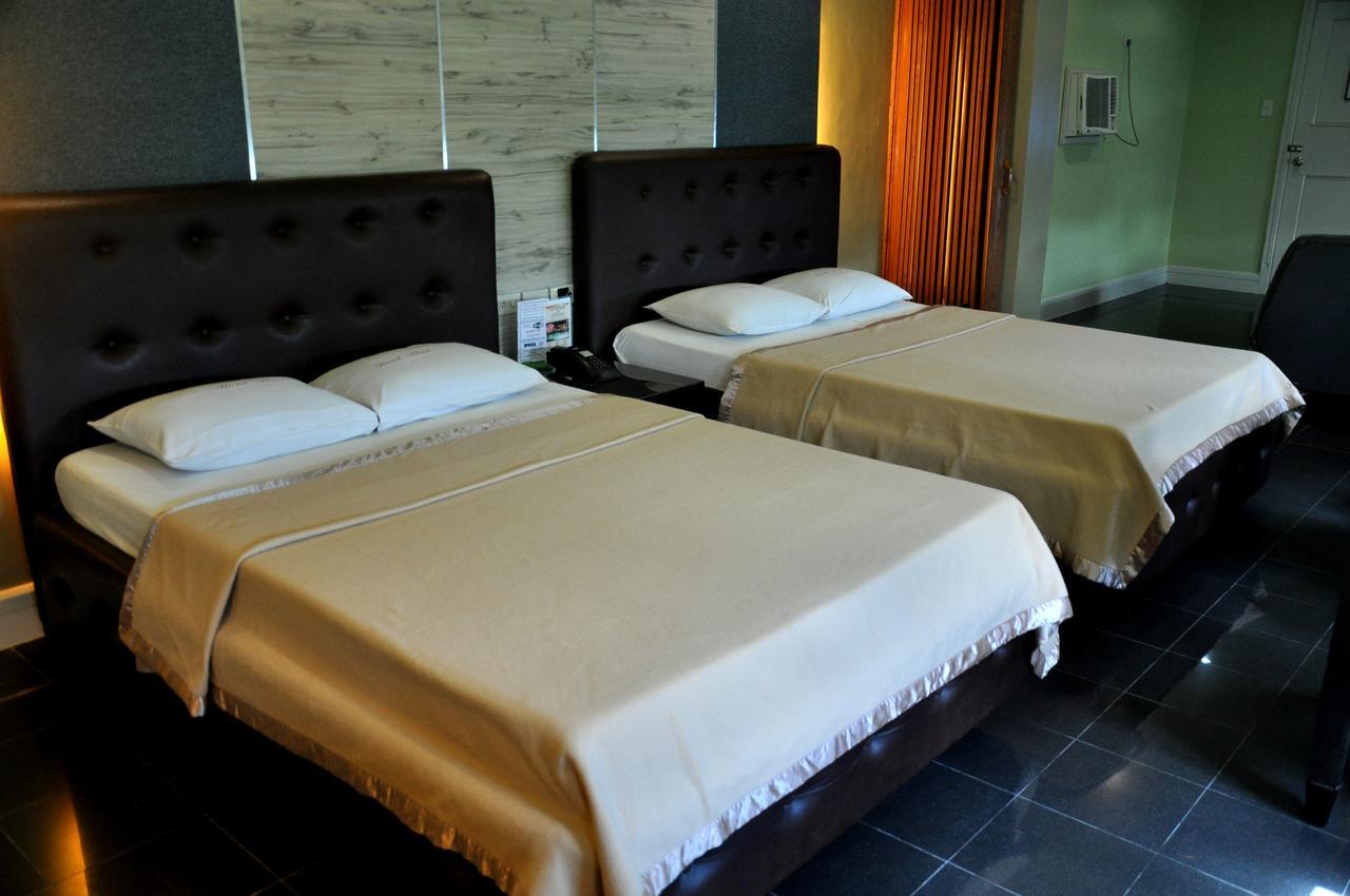 Jardin De Rosal Hotel Pasig City Extérieur photo