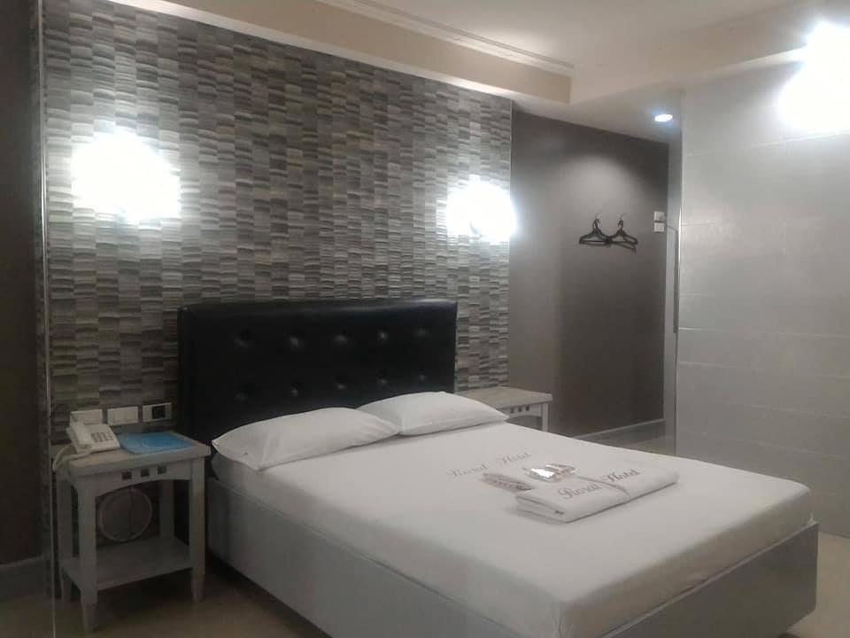 Jardin De Rosal Hotel Pasig City Extérieur photo